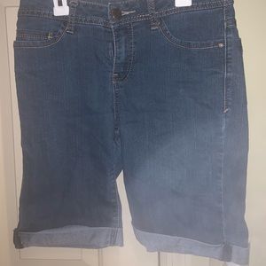 Bermuda blue jean shorts